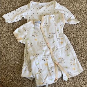 Set of onesies
